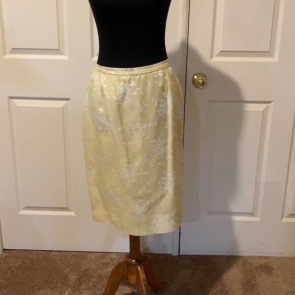 Neiman Marcus exclusive women’s suit - Picture 7 of 14